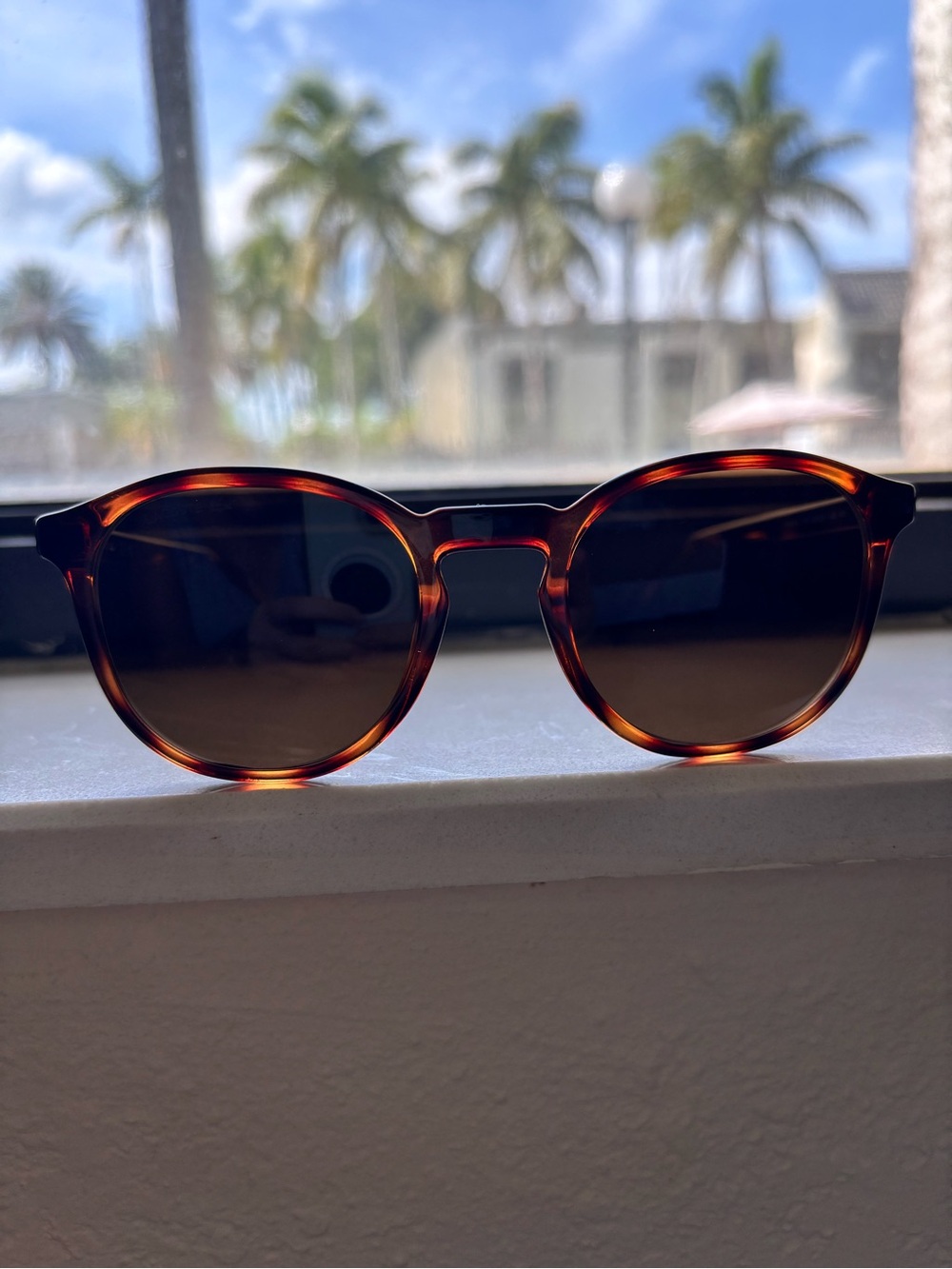 NWOT Lacoste L916S Sunglasses - 214 Havana 50mm w/ Dark Green Case